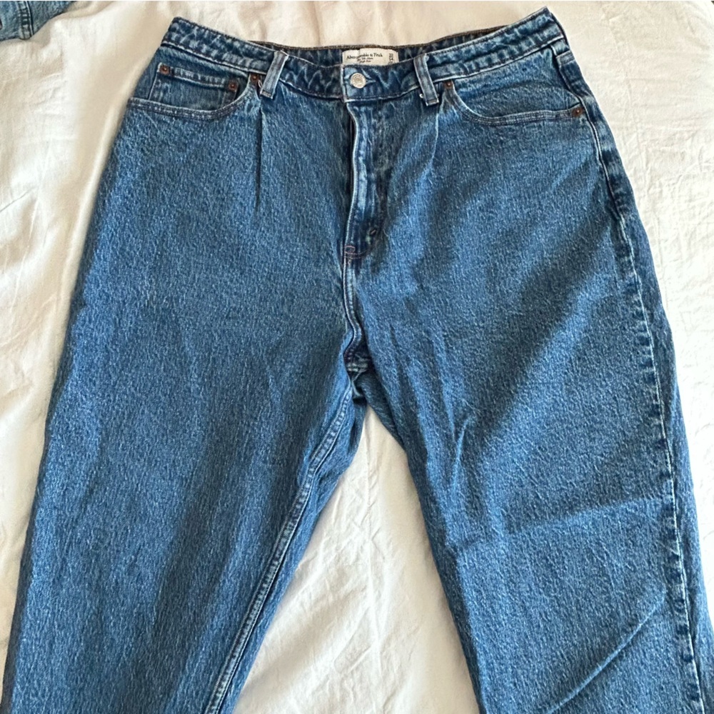 Abercrombie The 80s Mom high rise